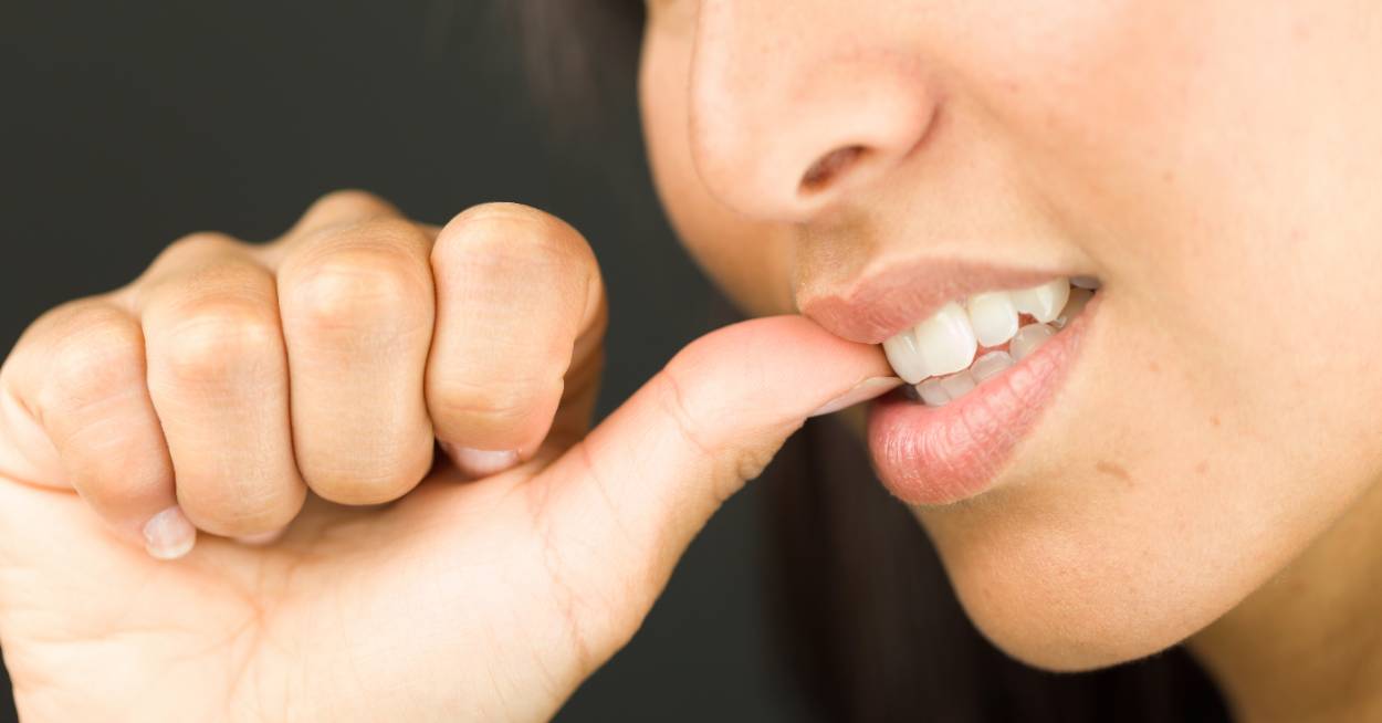 Malos hábitos orales: ¿cómo evitar dañar tus dientes?