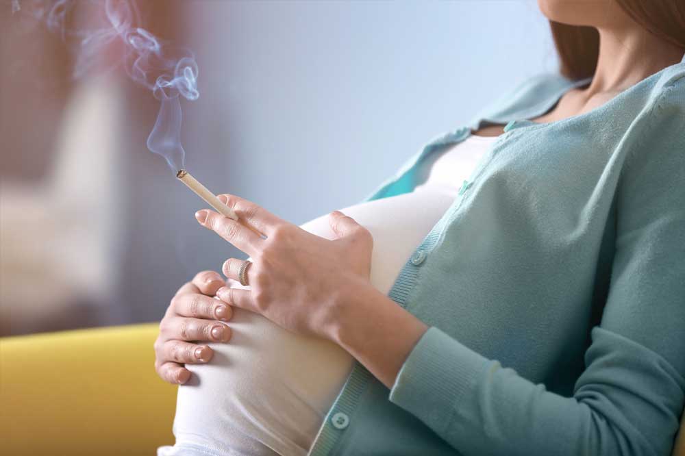 Madre fumadora durante el embarazo