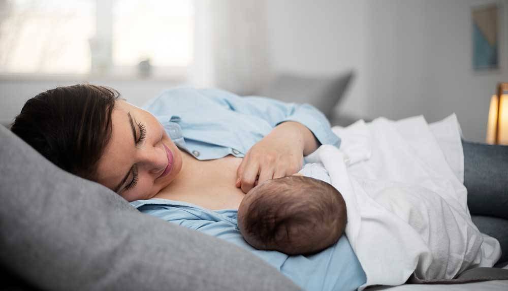 ¿Cómo debo alimentarme durante la lactancia materna?